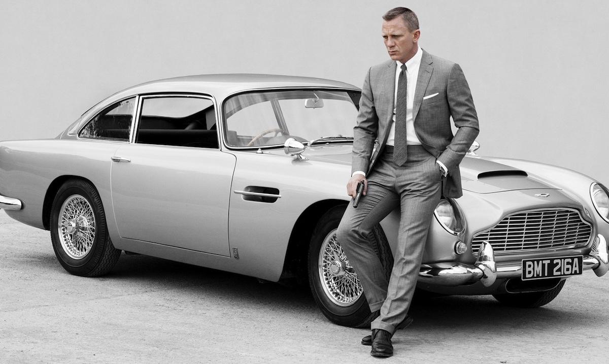 James Bond Style Icon Aston Martin DB5 Daniel Craig Grey Suit