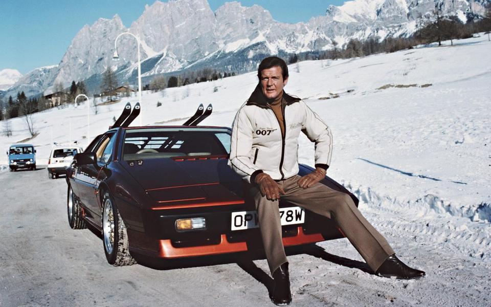 James Bond Style Icon 007 Roger Moore Snow Lotus Esprit